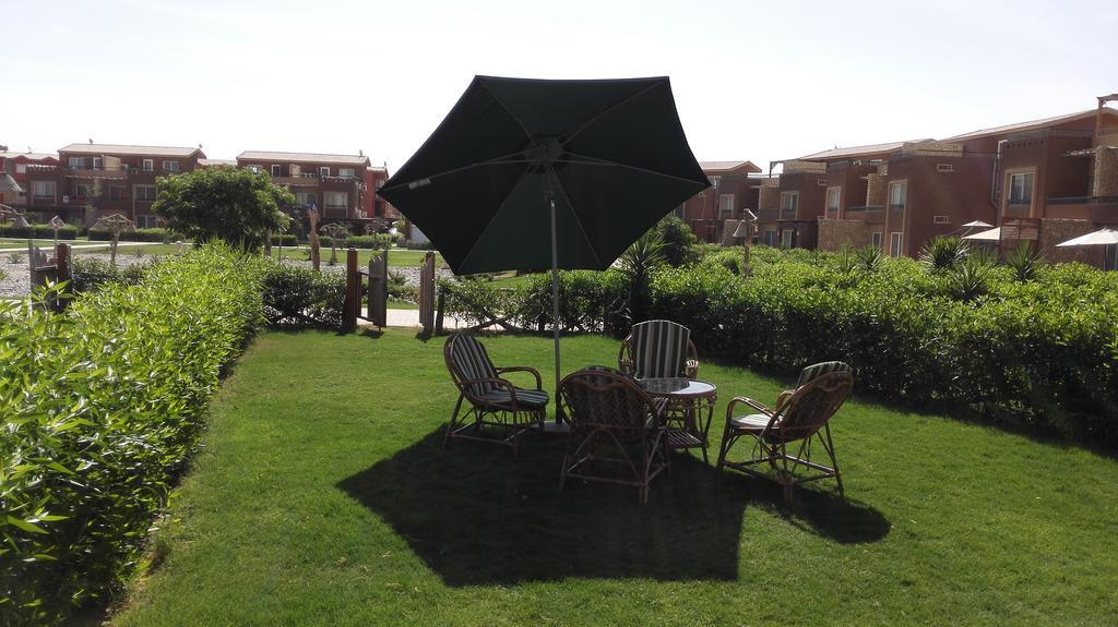 Three-Bedroom Garden Chalet At Marina Wadi Degla For Families Ajn Suchna Pokój zdjęcie