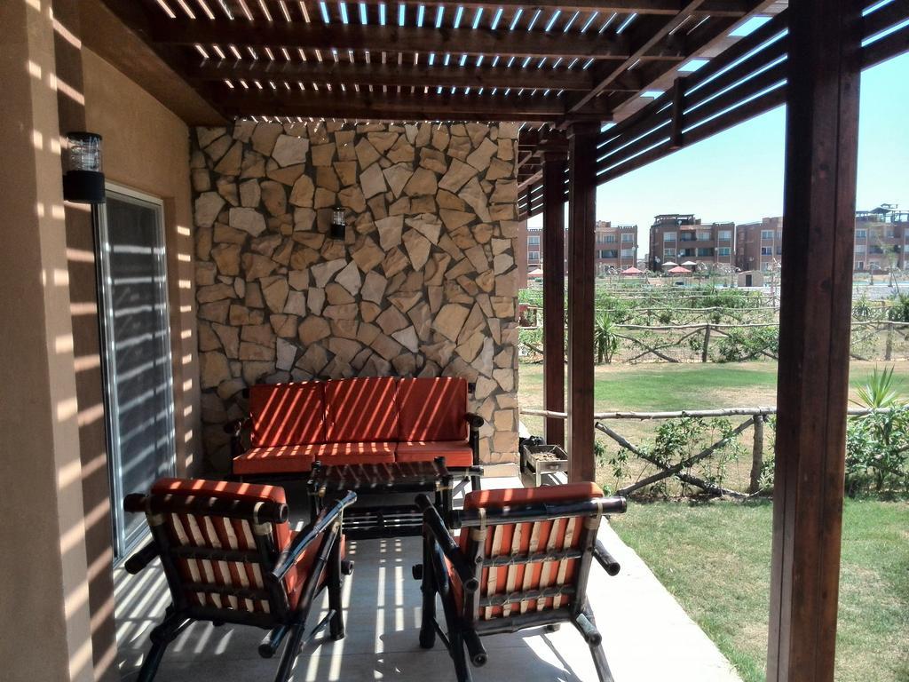 Three-Bedroom Garden Chalet At Marina Wadi Degla For Families Ajn Suchna Pokój zdjęcie